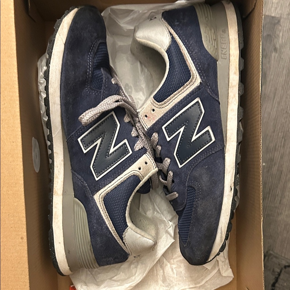New Balance Men's Blue and Gray Sneakers
